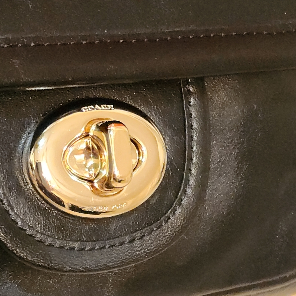 Coach Vintage Black Ranger Leather Crossbody Bag With Gold Chain 🔥🔥 - Picture 6 of 16